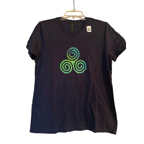 NWOT Gildan Black T Shirt Celtic Knot Triskelion Trinity Size Medium - Picture 1 of 5